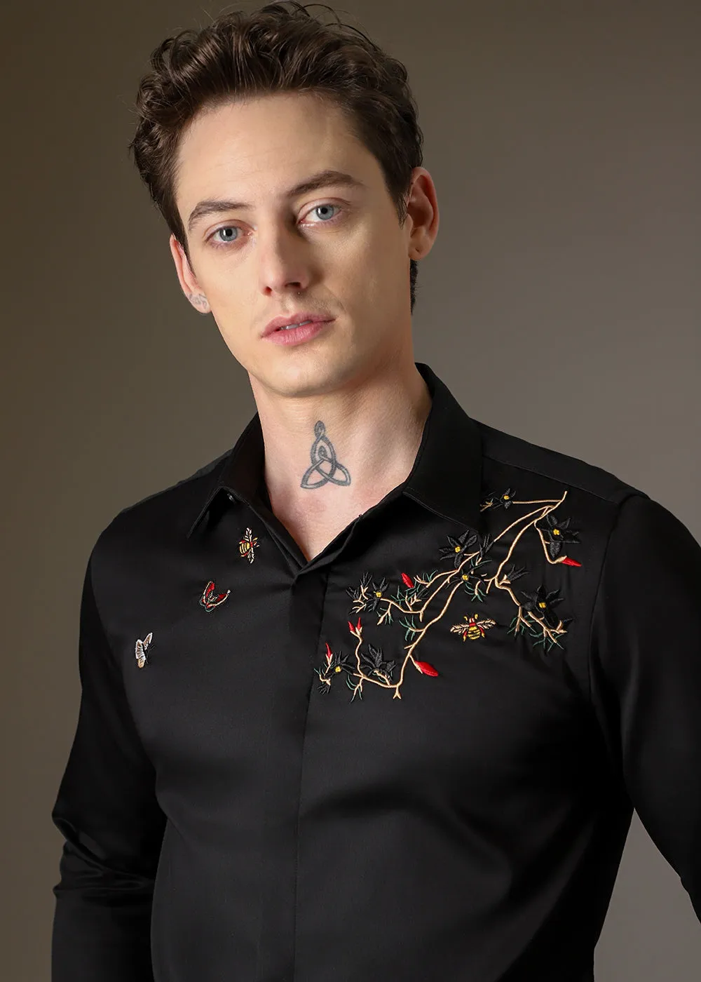 Beeclub Needle Work Black Shirt